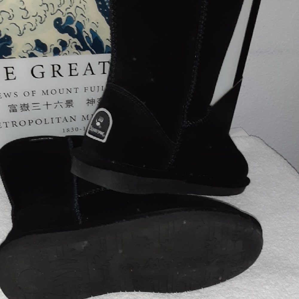 BearPaw Black Winter Boots New Never Worn  Clean With Box